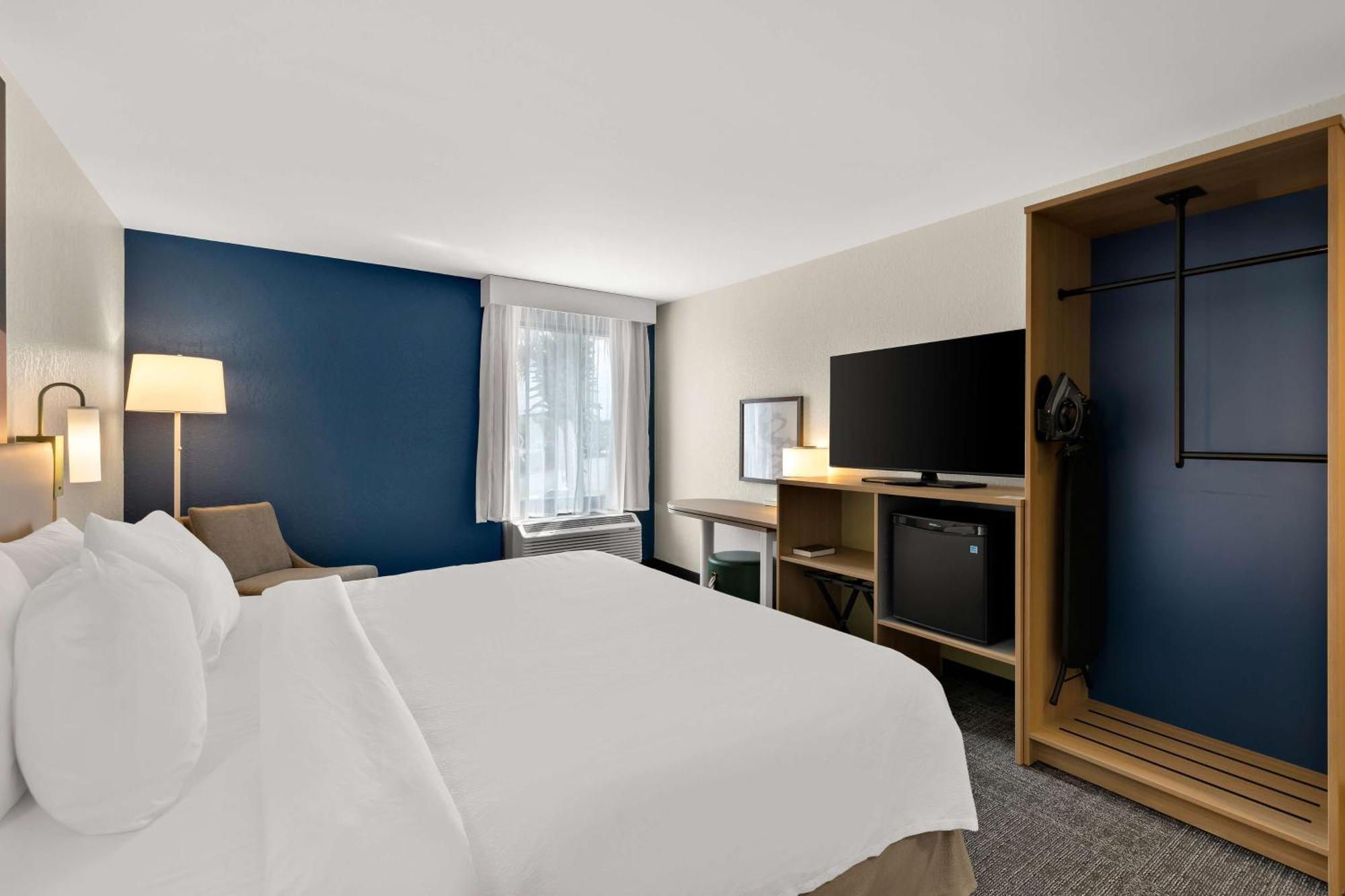 Spark By Hilton Hotel