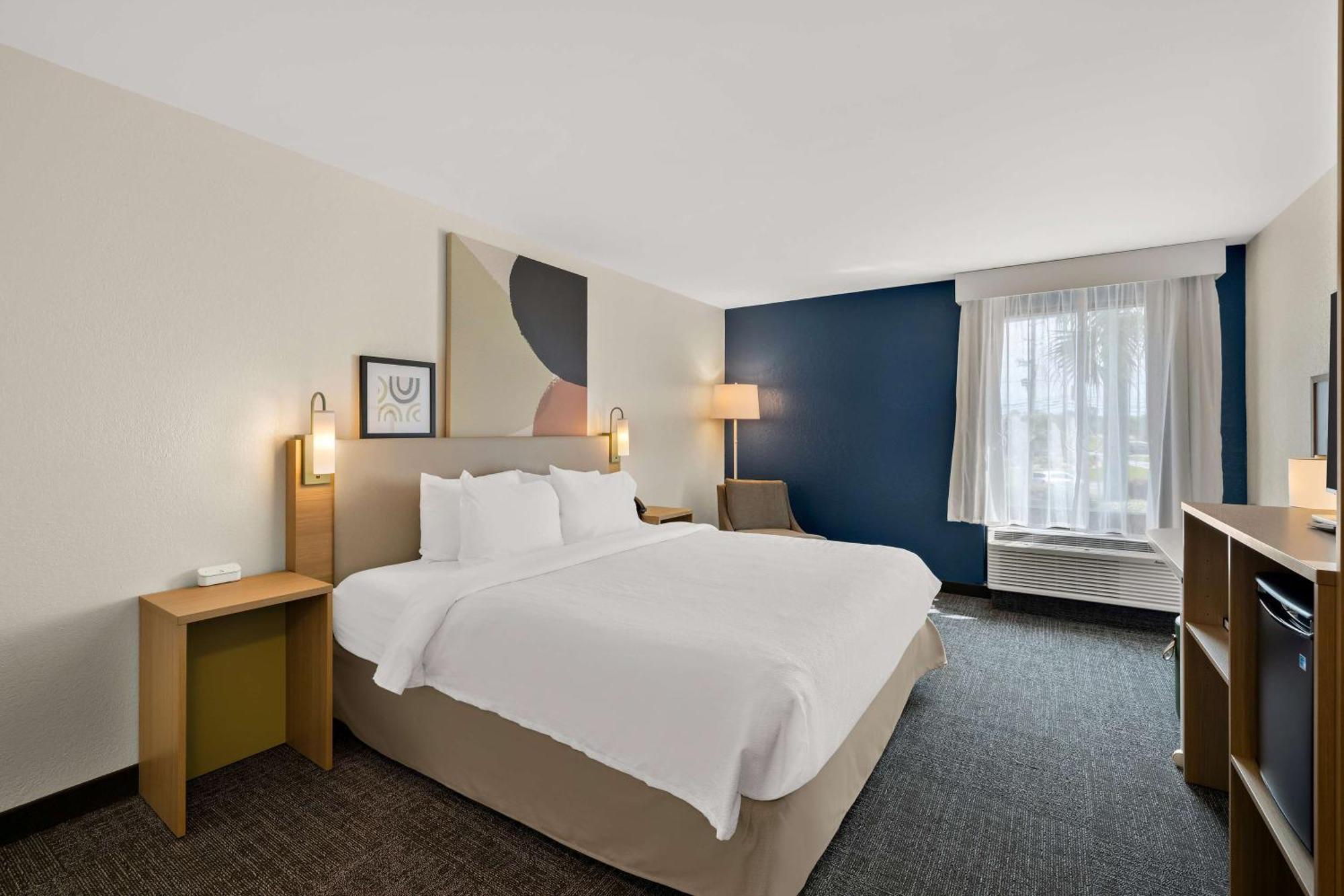Spark By Hilton 2*