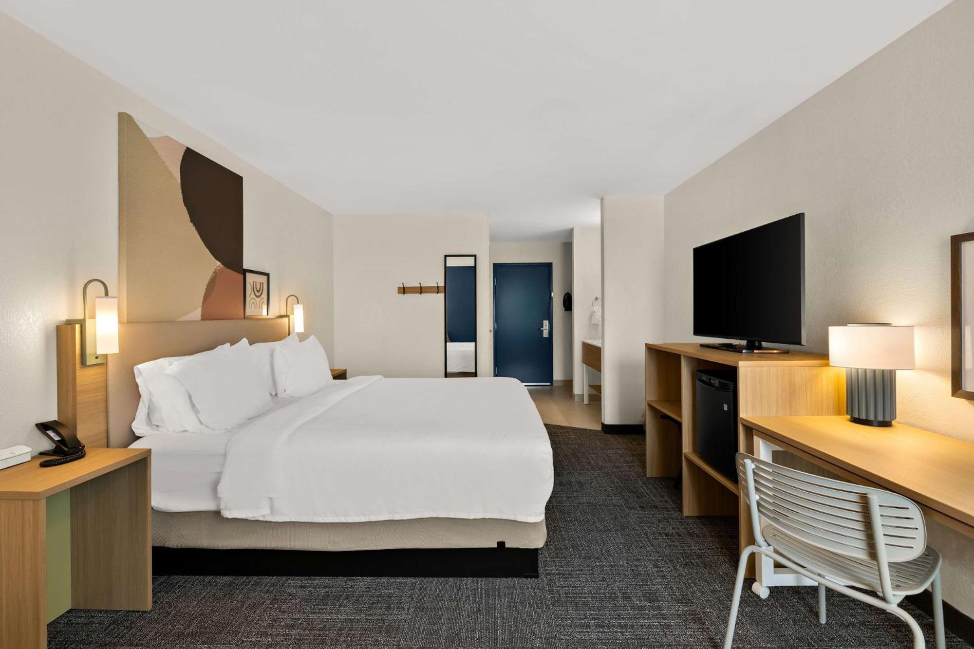 Spark By Hilton Hotel 2*