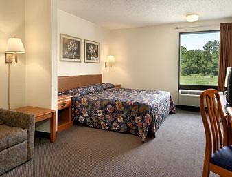 Spark By Hilton Tifton
