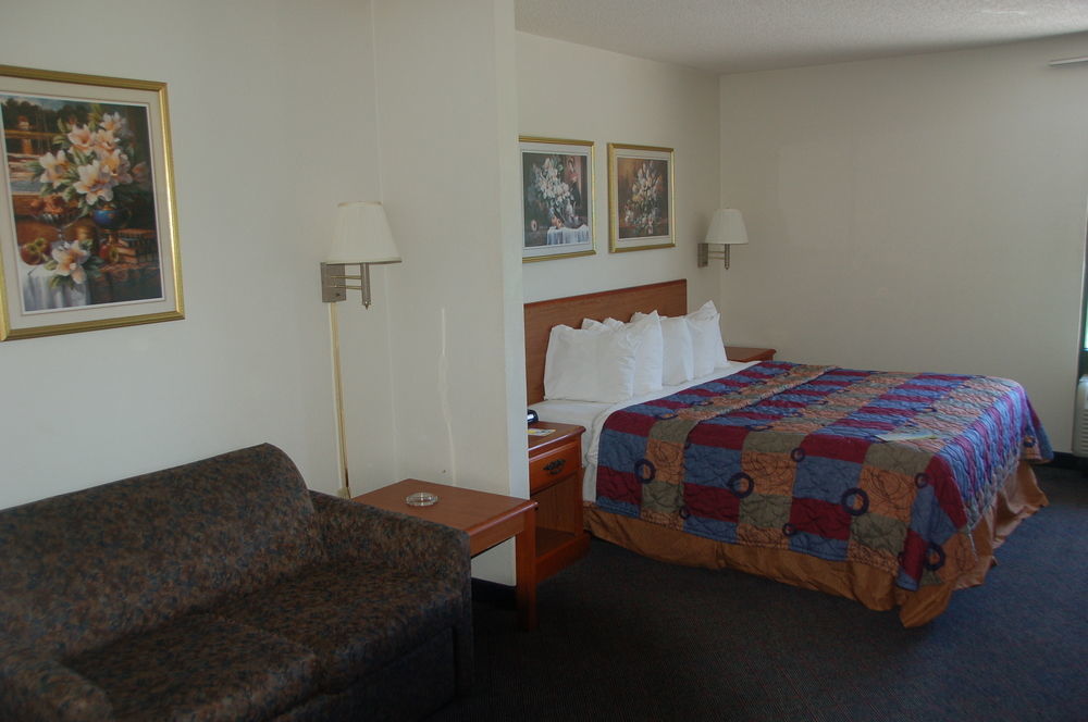 Spark By Hilton Hotel